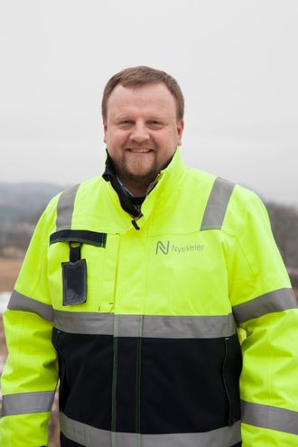 Øyvind Moshagen, prosjektdirektør i Nye Veier for E6 Mjøsregionen, mener motorveistandarden i Sverige hadde vært fullgod å bruke på norske motorveier.