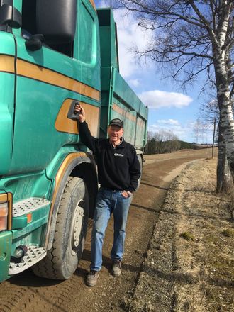 Arne Granerud i Granerud Transport AS leverer varene.