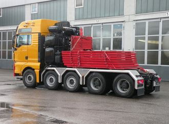 10x4 tungtrekker.