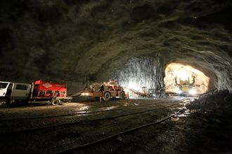 FJELLHALLER: Det er bygget 18 fjellhaller i Odda. Nummer 19 og 20 er ute for prising nå.