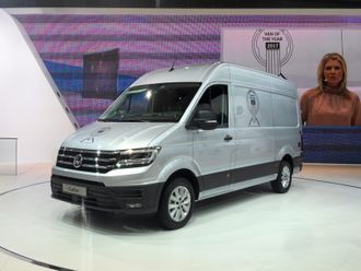 Crafter med Van of the year-logo på Volkswagens område på IAA i Hannover, dagen etter at tildelingen ble kjent.