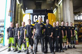 Pon Equipments klargjøringsteam på selskapets hovedkontor i Brobekkveien i Oslo med Morten Hansen, sjef for klargjøring, i spissen.
