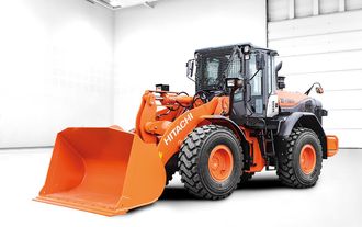 Fem stk. Hitachi ZW180-5 hjullastere er på vei til Lindum AS.