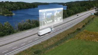 Akkurat som en smarttelefon, vil morgendagens lastebil automatisk laste ned og oppgradere software. Bilen vil også automatisk kunne sette innstillingene slik at de de blir optimale for hver enkelt sjåfør og hvert enkelt oppdrag - for eksempel vil bilen kunne hente noen ekstra hestekrefter når det er nødvendig.