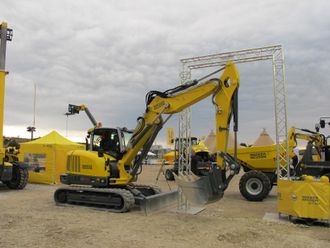 På grunn av godt effektivt arbeid fra norske Wacker Neuson ble beltegraveren ET90 vist på Hellerudsletta. Modellen i Tyskland var en trebomsversjon, en løsning som er meget populær på kontinentet.