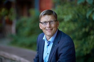 Pål Egil Rønn går av som konsernsjef i AF Gruppen, men skal være tilknyttet selskapet i en overgangsperiode etter ønske fra den påtroppende konsernsjefen.