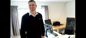 Daglig leder Kristian Williamsen i Nik. Haugrønning AS er godt fornøyd med utviklingen i 80-års jubilanten.