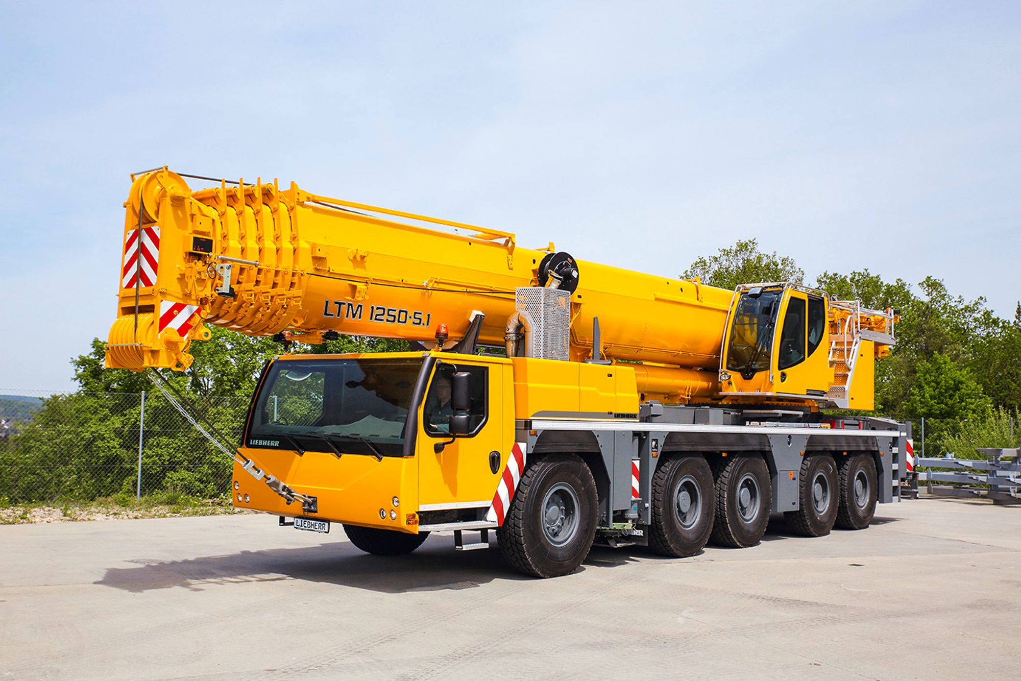 liebherr-mobile-crane-ltm1250-5-1-72_bin