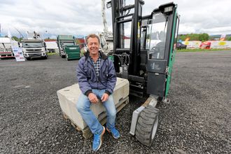 Olav Lauvdal i Magnojack importerer Terberg Kinglifter til Norge. Han kjørte demo på Transportmessa.