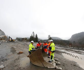 Fra venstre: Tor Kjetilson Moe (Gjerstad), Mads Bakken, Marius Halnes, Lunden (alle Skanska) og Svein Valle (Gjerstad).
