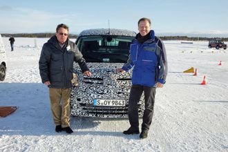 Volker Mornhinweg, sjef for Mercedes-Benz Varebiler deltar gjerne selv i testingen av nye modeller slik som her under testingen av Citan i Arjeplog før lanseringen i 2012.
