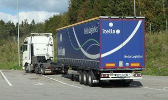 Etter å ha parkert tralla med trekkvognene ved Tusenfryd, hentet sjåføren den siste av de to trallene som hadde blitt stående på Taraldrud kontrollstasjon etter bilene med bruksforbud.
