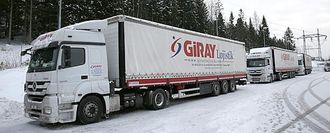 De tre bilene har stått på Taraldrud siden tidlig forrige uke.