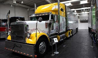 International 9300 Eagle bygget i 1999. 550 hestekrefters Euro 3-motor. Eies av American Truck Promotion GmbH.