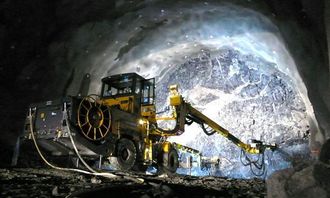 Atlas Copco-riggen i arbeid på Storberget-tunnelen som blir ca. 4,6 km.