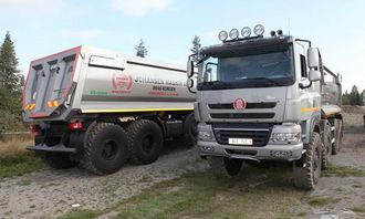 Johansen Maskin har investert i tre slike Tatra Phoenix 8x8.
