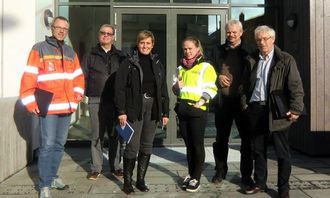 Kirken ble overlevert fra Statens vegvesen til Den Nyapostoliske kirke 14. oktober 2014. Fra venstre byggeleder Kjell Fremstad, Statens vegvesen, David Middleton, Den Nyapostoliske kirke, arkitekt Solveig Kornstad fra Rambøll, Guro Loe Haugaa, Reinertsen Entreprenør, Nils Arne Rutlin, Den Nyapostoliske kirke og Dag Erlandsen, advokat for kirken.