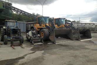 Fra Per Inge Lundby: Maskinparken! #atno #volvo #volvoce #l110f #ford #ford5000 #norcar #veidekke #hamar