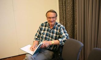 Tidligere NLF-general Gunnar Apeland var blant tilhørerne.