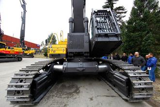 Volvo EC700CHR på 90 tonn med 32 meter rekkevidde.