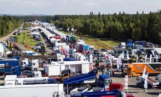 Messe så langt øyet kan se på Transportmessa 2013 på Gardermoen.