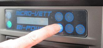 Enkelt å skifte mellom el-drift og diesel-drift. - Bare sørg for at bilen står i nøytral før skift, sier Asbjørn Slørdahl, adm. direktør i importselskapet Go Green Holding AS.