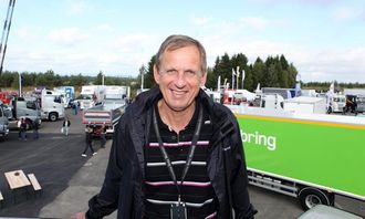 Salgsdirektør Jan Ole Tronstad på balkongen på den nye messesemien som BOS har kjøpt.