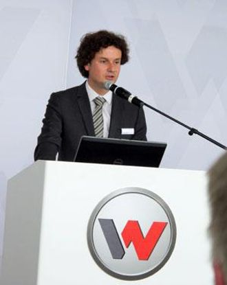 Fabrikksjef Gert Reichetseder er stolt av selskapets fremtidsrettede profil.