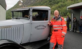 Citroën-en «Eddi» er en veteranbrøytebil fra 1929. Bilen ryddet i sin tid veiene nettopp i Lærdal. Jon Lien har ansvaret for å holde bilen i stand.