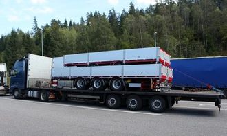Den polske tralla fikk et nytt dekk og kunne fortsette mot Oslo med lasten.