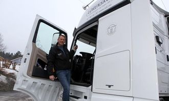 Daglig leder Finn Erik (Finken) Kalnæs i Lørenskog Distribusjon og Lager er vanligvis en glad mann; når han ikke tenker på tyverier og juks i bransjen.