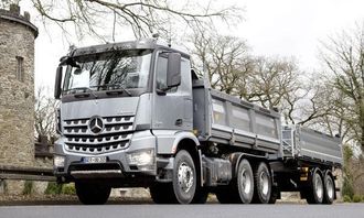 Nøktern dumperbil, men med god komfort og gode egenskaper for massetransport.