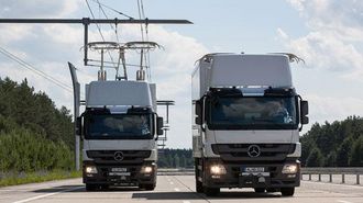Siemens har bygd egen testbane for elektrifiserte lastebiler utenfor Berlin. Her går nå flere ombygde Mercedes-Benz Actros i omfattende tester.