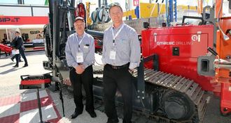 Qmatec er tilbake på Bauma etter 28 år, og satser på økt eksport av sine rigger. Fra venstre: produksjonsleder Halvor Kaldråstøyl og salgsansvarlig Rune A. Grindholm.