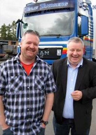 To fornøyde karer med stor kompetanse på hvert sitt område: Audun Tandberg og Bård Hoksrud i FrP.