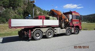 Denne lastebilen fikk kjøreforbud på grunn av for langt overheng.