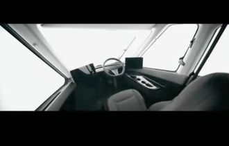 Førerplassen i en Tesla Semi.