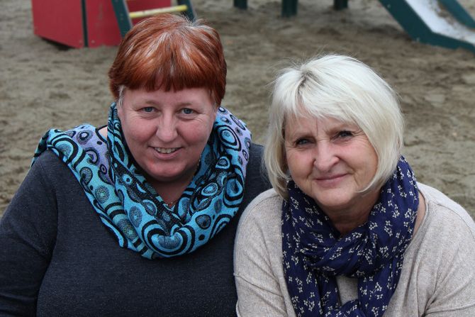F.V: Wenche Irene Aasland og Aud Risvik.