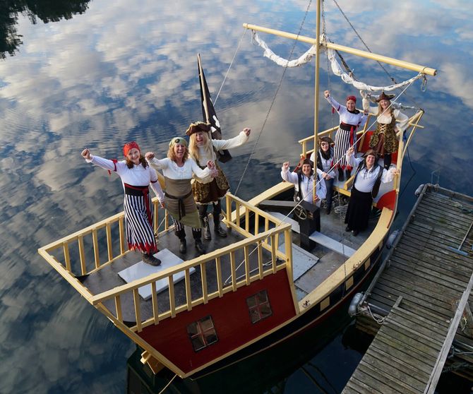 Langøy friluftsbarnehage har også egen sjørøverskute. Den er nå satt vekk for vinteren. Arkivfoto