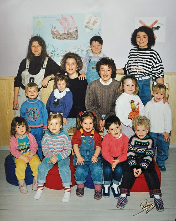 Det aller første barnehagekullet for 26 år siden.