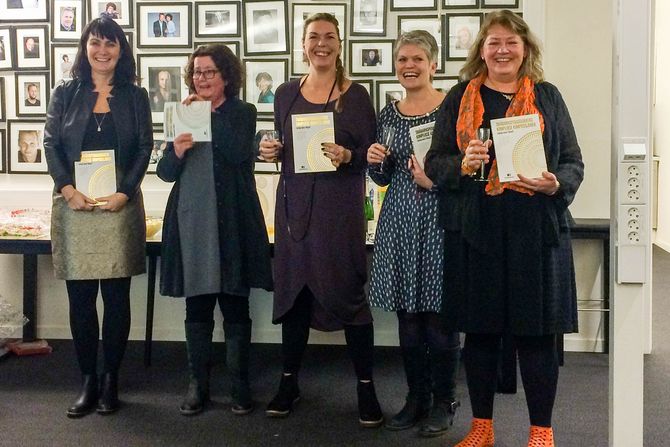 Fv. Nina Johannesen, Ninni Sandvik, Bente Ulla, Mette Røe Nyhus, Ann Sofi Larsen. Fredag lanserer de boka «Småbarnspedagogikkens komplekse komposisjoner».