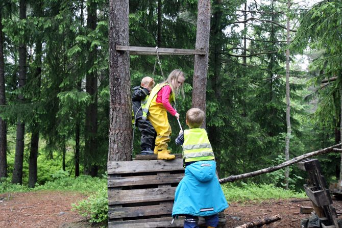 Andromeda barnehage satser særlig på friluftsliv og barna er vant med å tilbringe mye tid i skogen.