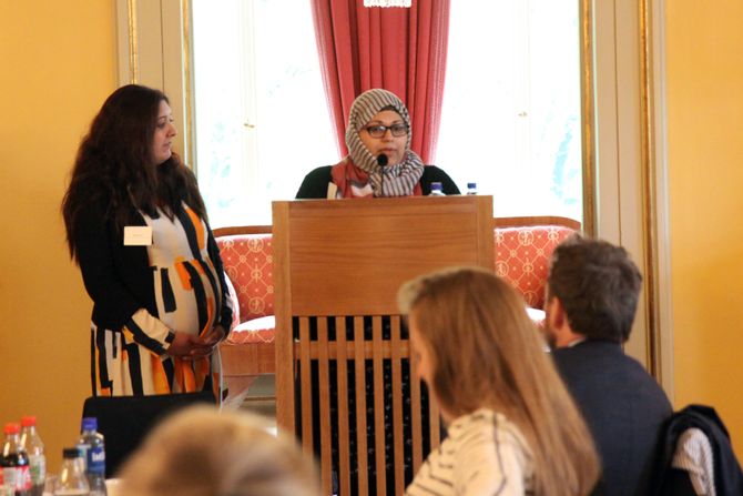 Fra venstre: Khansa Ali og Attia Mirza fra MiRA - Ressurssenter for kvinner med minoritetsbakgrunn.