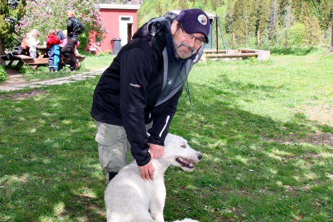Styrer i NaKuHel-Barnehagen, Zack Zacour.