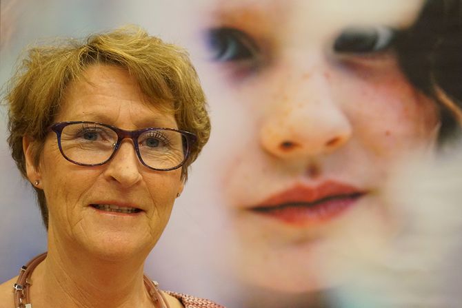 – Voksne må være mye mer i lekemodus, og tørre å tulle og tøyse litt, sier førskolelærer Kari Pape.