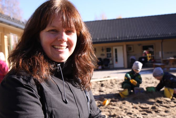 Full likestilling. – Vi fikk oss en overraskelse da vi så hvor forskjellig vi ubevisst behandlet gutter og jenter, sier styrer i Utsikten barnehage på Ottestad, Merete Nilssen. Nå kjører de fokus på full likestilling blant både barn og voksne. – Det er vårt håp at barna tar den friheten vi gir dem med seg videre når de går ut av barnehagen, sier Nilssen.