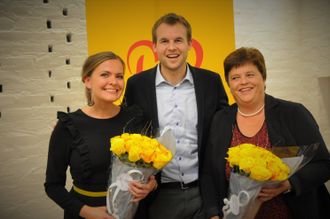 STØTTE: Jorunn Gleditsch Lossius fra Kristelig Folkeparti sier de vil støtte forslaget fra Senterpartiet. Hun er vara for Krfs justispolitiske talsperson, Kjell Ingolf Ropstad som er ute i pappaperm. Her er de sammen med Ingebjørg Berstad Torp fra Aust-Agder KrF.