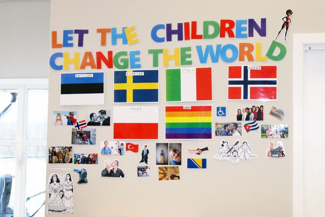 Prosjektet har fått navnet «Let the children change the world». Hver avdeling har laget en sin egen prosjektvegg.