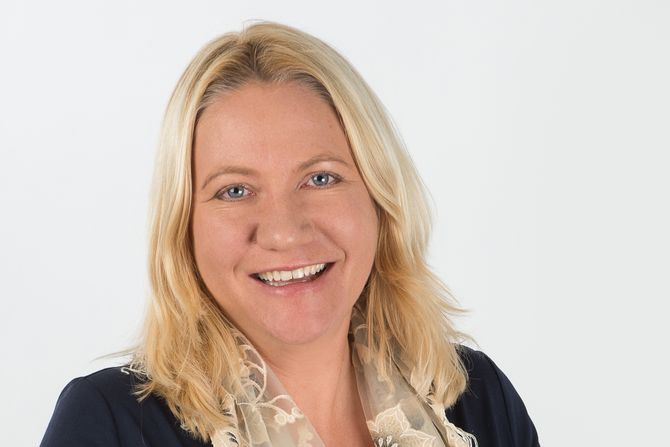 Kristin Holm Jensen er statssekretær i Kommunal- og moderniseringsdepartementet.
