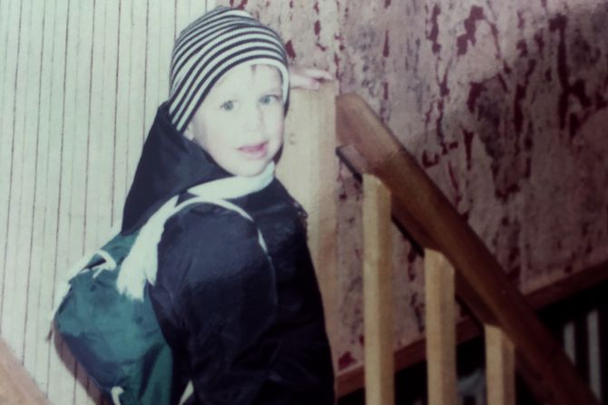 Helge André Njåstad, her fotografert da han selv skulle begynne i barnehagen tidlig på 80-tallet.